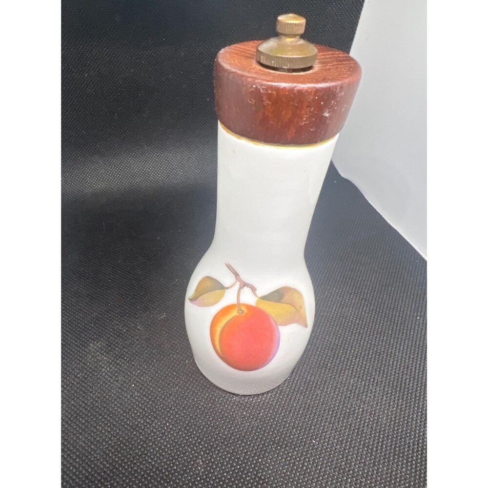 Royal Worcester Evesham Gold Pepper Grinder/ Mill VTG